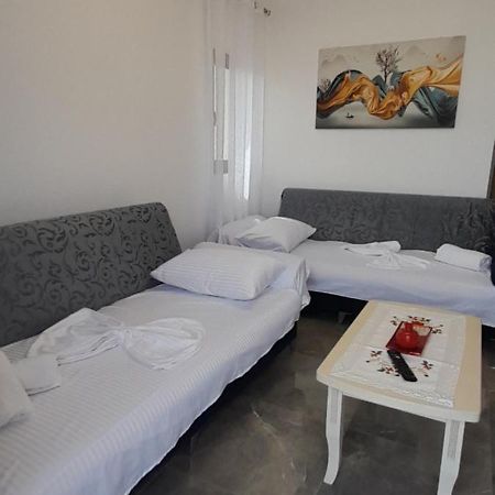 Miri'S Villa Sarande Exterior photo